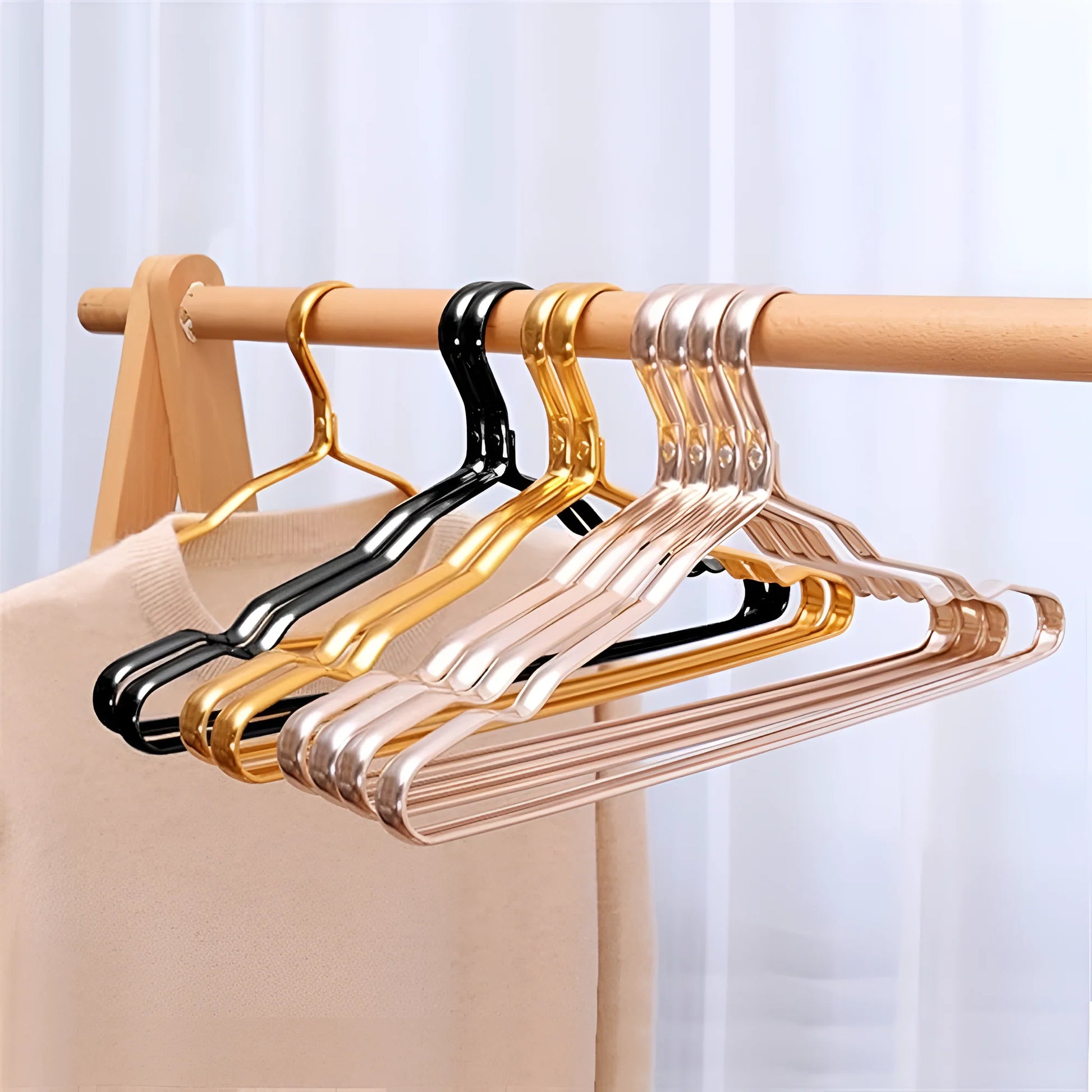 Space-Saving Aluminum Clothes Hangers – Heavy-Duty Set (10-Pack)